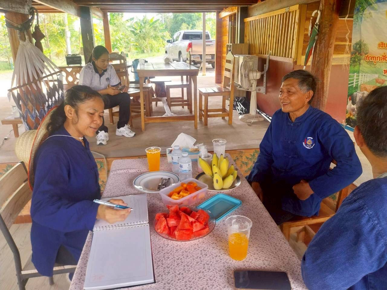 นายอำเภอจัตุรัสลงพื้นที่ติดตามการดำเนินงาน “โคก หนอง นา พัฒนาชุมชน” ส่งเสริมคุณภาพชีวิตตามหลักเศรษฐกิจพอเพียง