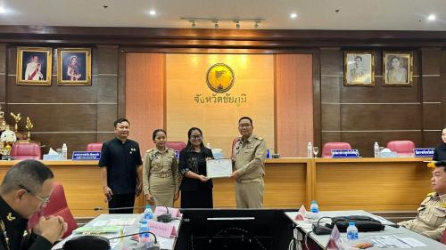 สพอ.จัตุรัส ร่วมแสดงความยินดีผู้เข้ารับรางวัลตามโครงการเชิดชูเกียรติคนกองทุนพัฒนาบทบาทสตรีดีเด่นระดับจังหวัด ประจำปี 2569